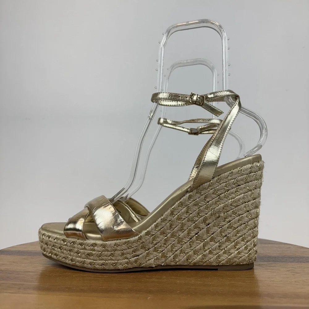 New Womens Abound Sukie Gold Metallic Faux Leather Espadrille Wedge Sandal Sz 10